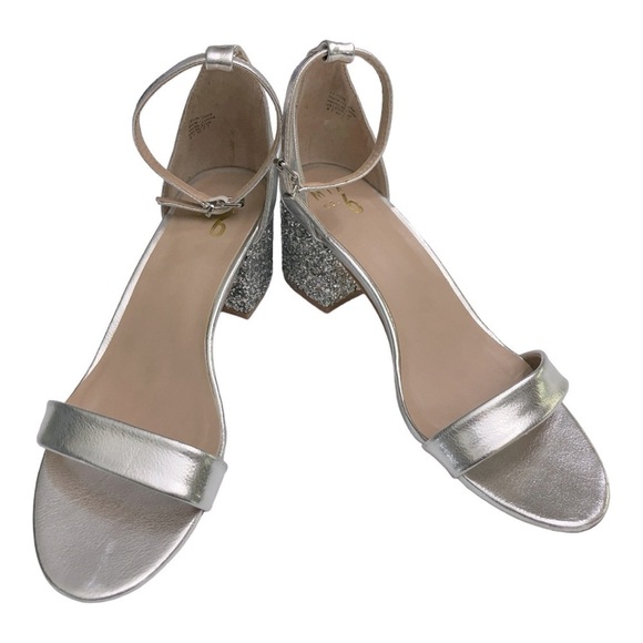 Mix No. 6 Women's "Lexine" Silver
Glitter Sandals size 9 - Picture 2 of 8